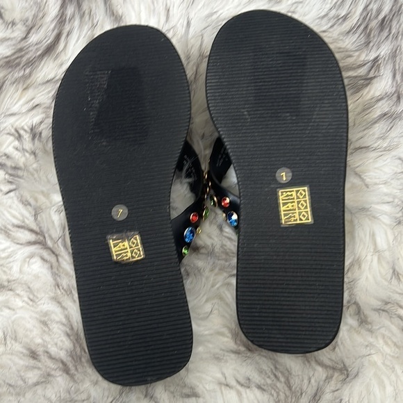 Jeffrey Campbell
Iconics Black Gold Leather - Picture 9 of 9